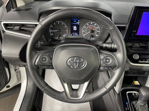 Used 2023 Toyota Corolla Cross LE image 16