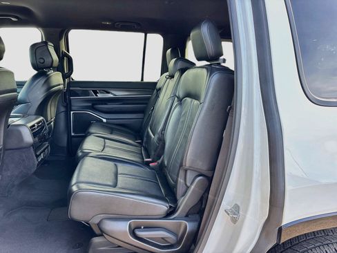 Used 2024 Jeep Wagoneer Series II w/ Flexible Seating Group RWD image 25