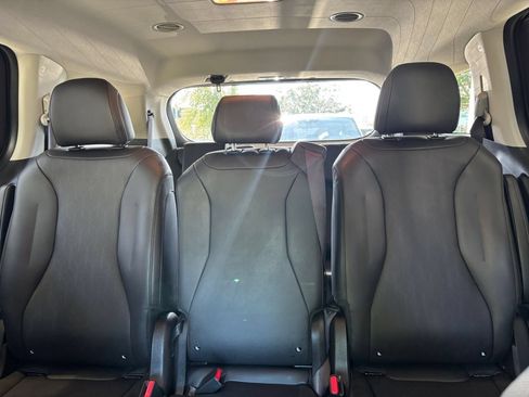 Used 2026 Kia Carnival FWD image 41