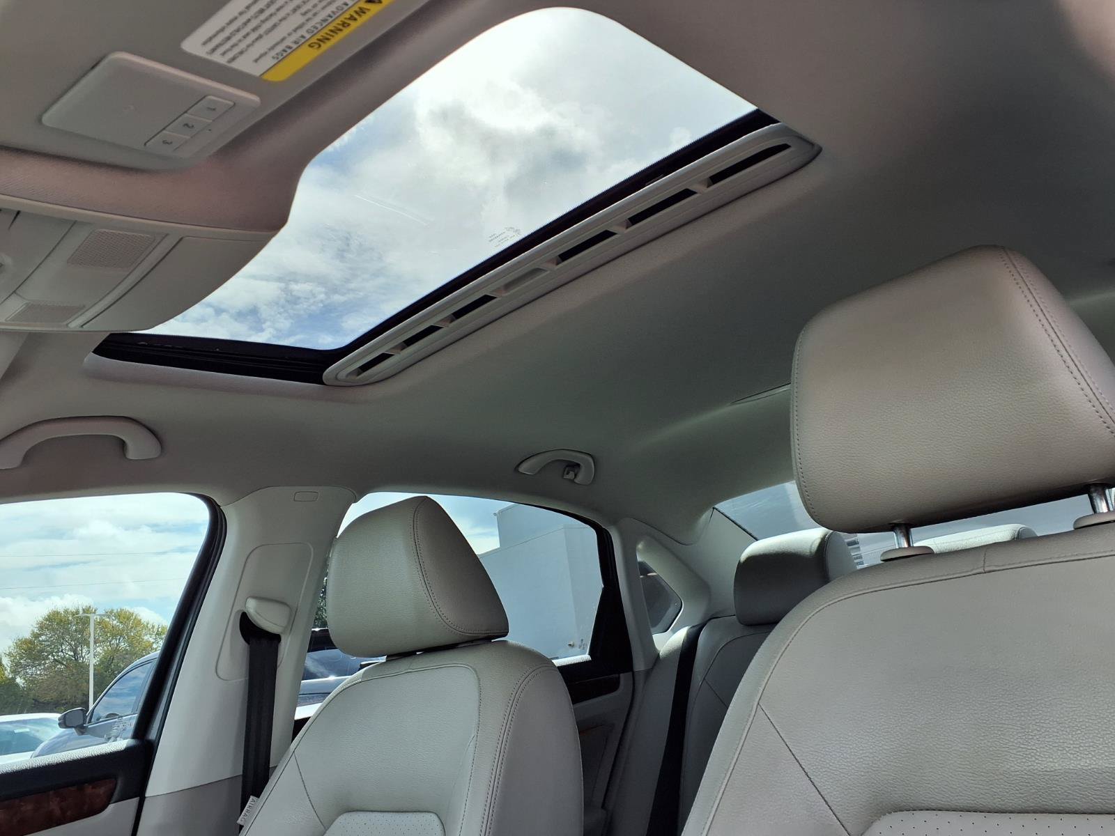 Used 2013 Volkswagen Passat 2.5 SEL FWD image 5