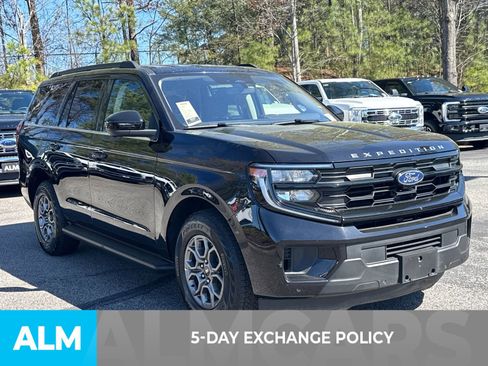 Certified 2025 Ford Expedition Active image 3