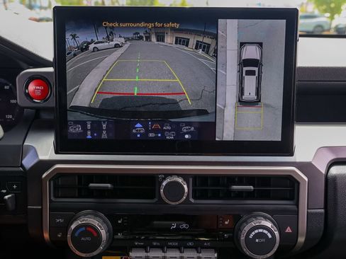 Used 2025 Toyota 4Runner TRD Off-Road Premium w/ Tow Technology Package AWD/4WD image 30