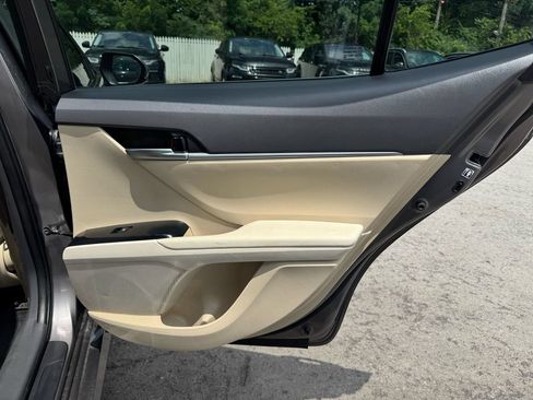 Used 2018 Toyota Camry LE FWD image 26