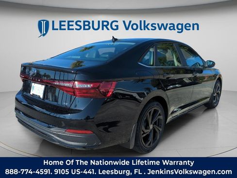 New 2026 Volkswagen Jetta SE FWD image 3