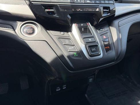 Used 2025 Honda Odyssey EX-L image 13