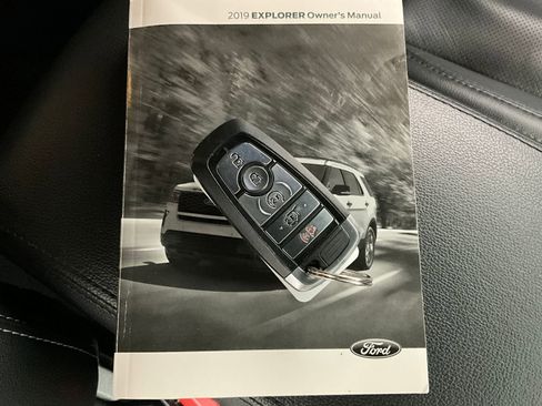 Used 2019 Ford Explorer Limited FWD image 12