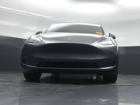 Used 2023 Tesla Model Y Long Range AWD/4WD image 37