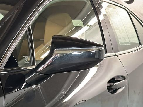 Certified 2025 Lexus UX 300h AWD w/ Accessory Package (Z2) image 4
