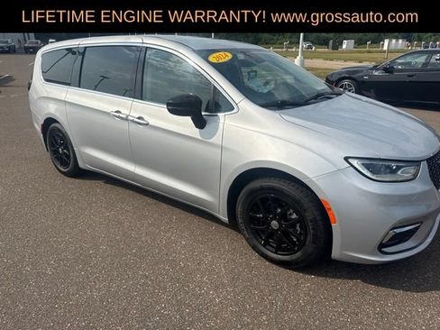 Certified 2024 Chrysler Pacifica Touring-L FWD image 34