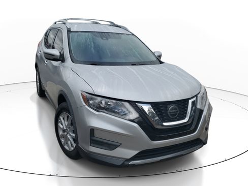 Used 2019 Nissan Rogue SV image 1