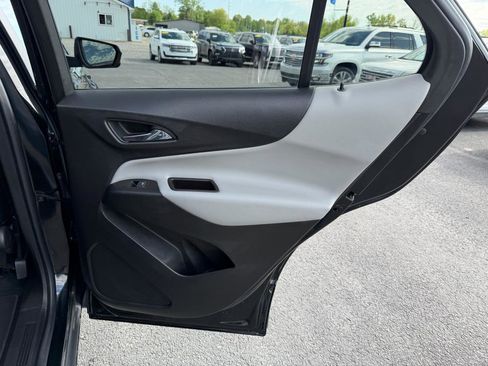 Used 2020 Chevrolet Equinox LS w/ LS Convenience Package image 18