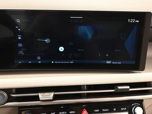 Used 2025 Hyundai Tucson Limited FWD image 17