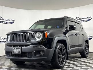 Used 2017 Jeep Renegade Altitude AWD/4WD video 3
