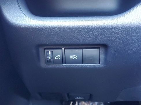 Used 2025 Toyota RAV4 XLE image 31