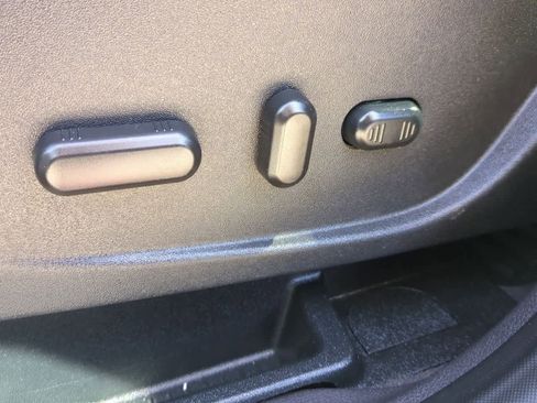 Used 2018 Ford Escape Titanium image 15