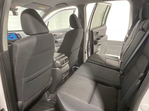 Used 2025 Honda Ridgeline Sport image 12