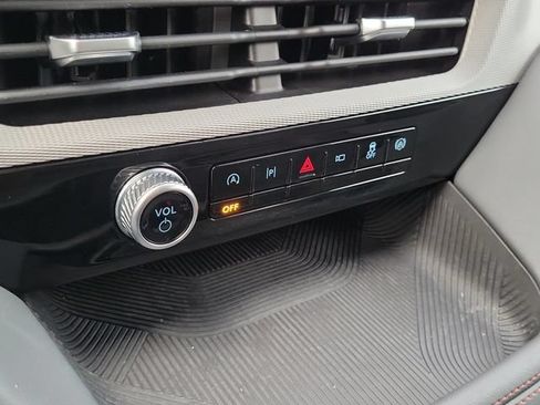 Used 2026 Ford Explorer Active RWD image 25
