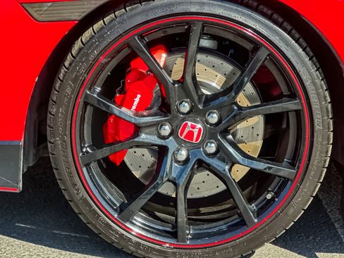 Used 2018 Honda Civic Type R image 26