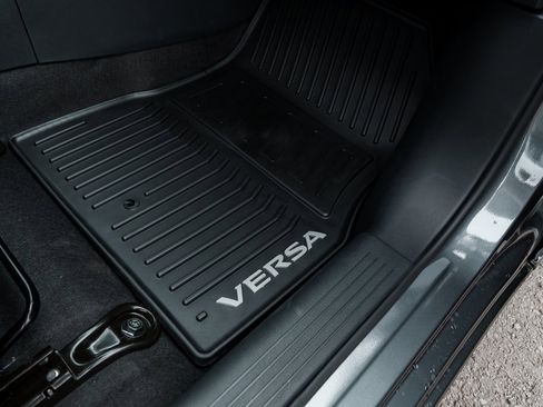 New 2025 Nissan Versa SR w/ Trunk Package image 26