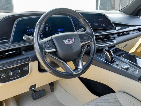Used 2021 Cadillac Escalade Premium Luxury w/ Driver Assist Tech Package AWD/4WD image 4