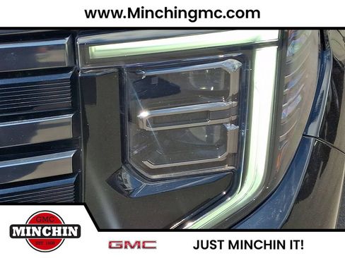 Used 2023 GMC Sierra 1500 AT4 w/ AT4 Premium Package AWD/4WD image 9