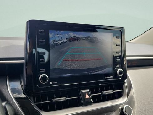 Used 2022 Toyota Corolla LE FWD image 12