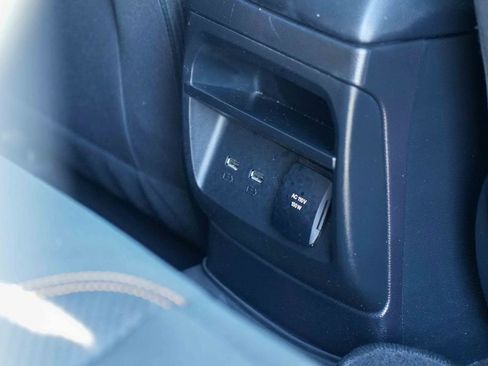 Used 2022 Ford Ranger XLT w/ Equipment Group 301A Mid AWD/4WD image 19