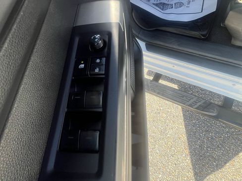 Used 2022 Toyota Tundra SR5 AWD/4WD image 30