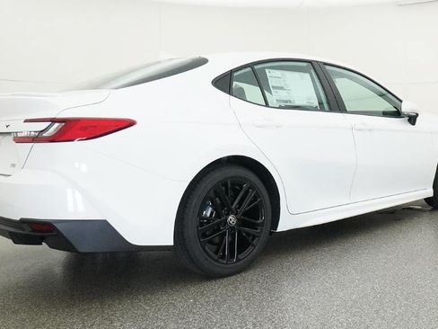 Used 2026 Toyota Camry SE FWD image 38