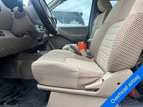 Used 2010 Nissan Frontier SE w/ SE Value Truck Pkg AWD/4WD image 9