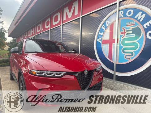 New 2025 Alfa Romeo Tonale Intensa image 1