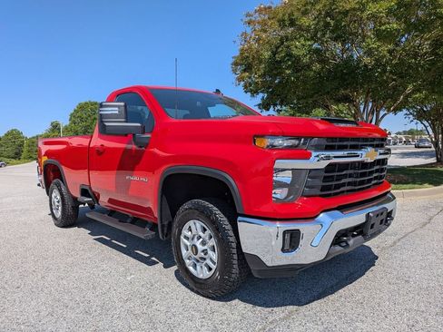 Used 2025 Chevrolet Silverado 2500 LT w/ Convenience Package AWD/4WD image 2