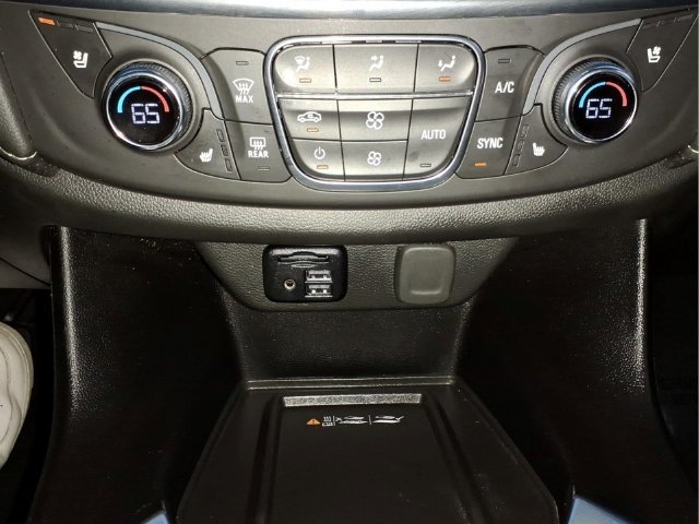 Used 2023 Chevrolet Traverse Premier AWD/4WD image 21
