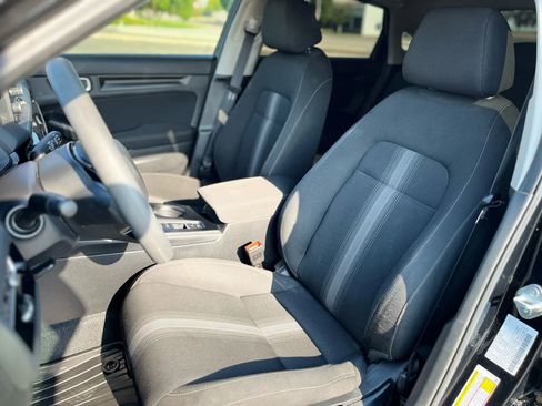 Used 2022 Honda Civic LX image 9