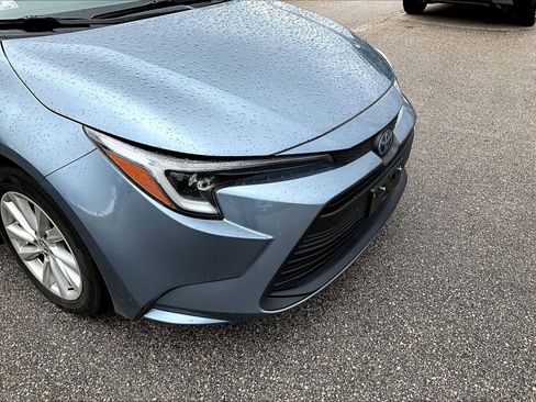 Used 2023 Toyota Corolla LE w/ LE Convenience Package image 5