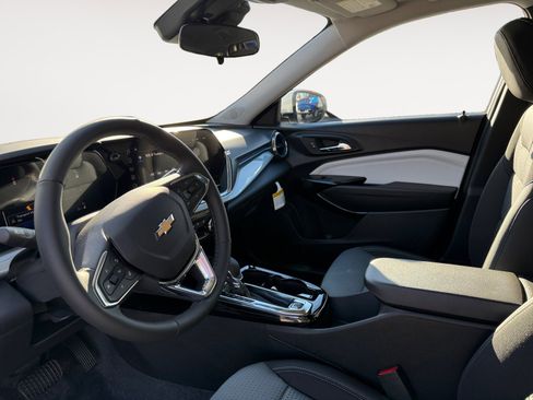 New 2026 Chevrolet Trax LT w/ Driver Confidence Package image 9