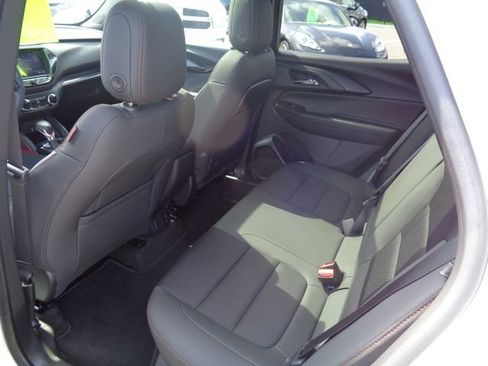 Used 2023 Chevrolet TrailBlazer RS w/ Sun and Liftgate Package image 9