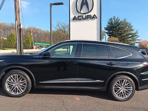 Used 2023 Acura MDX SH-AWD w/ Advance Package image 3