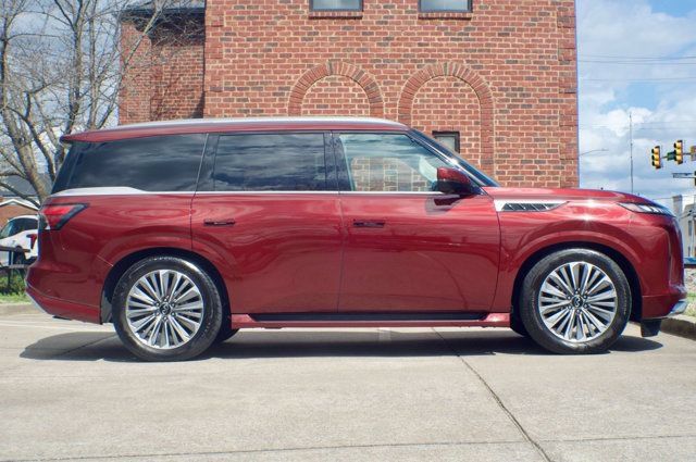 Used 2025 INFINITI QX80 Sensory AWD/4WD image 4