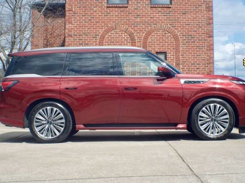Used 2025 INFINITI QX80 Sensory AWD/4WD image 4