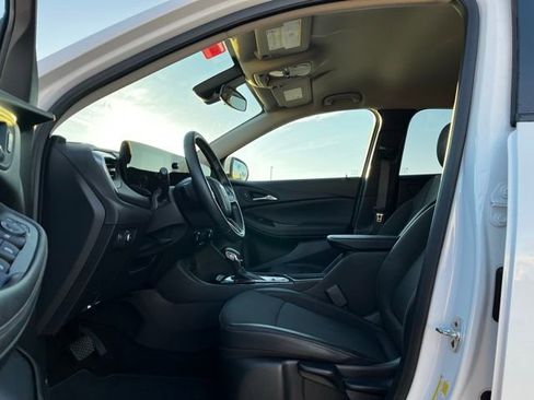 Used 2025 Buick Encore GX Preferred image 16