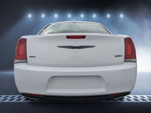 Used 2023 Chrysler 300 Touring L w/ Popular Equipment Group AWD/4WD image 4