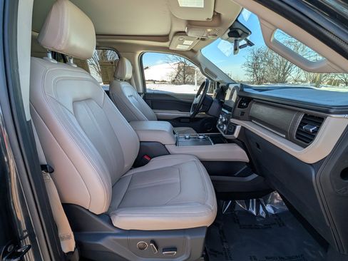 Used 2024 Ford Expedition Max Limited image 12