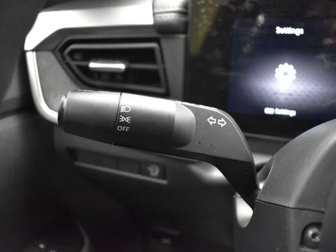 Used 2025 Nissan Kicks SV FWD image 26