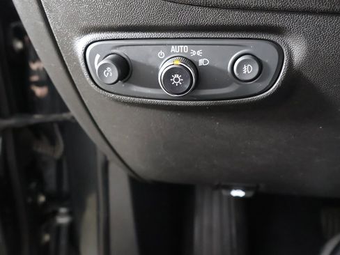 Used 2020 Chevrolet Equinox LT w/ Driver Convenience Package image 32