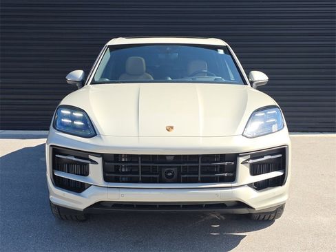 Certified 2025 Porsche Cayenne E-Hybrid image 10