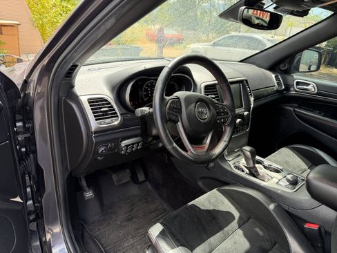 Used 2017 Jeep Grand Cherokee Trailhawk w/ Trailhawk Luxury Group AWD/4WD image 18