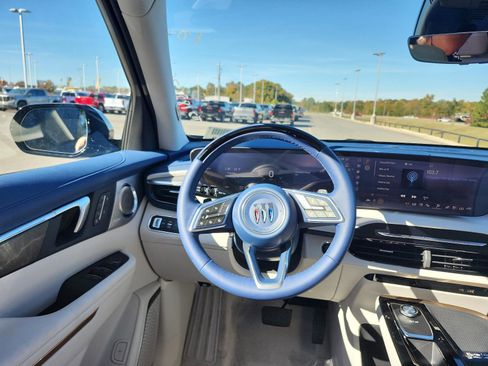 Used 2026 Buick Enclave Avenir w/ Super Cruise Package AWD/4WD image 12