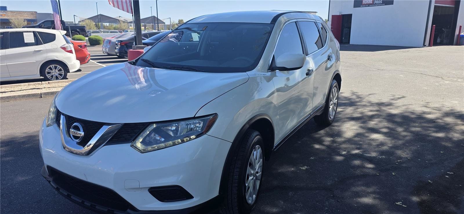 Used 2016 Nissan Rogue S FWD image 2