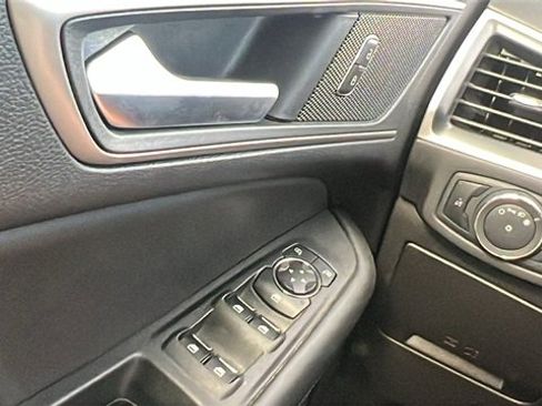 Used 2024 Ford Edge SEL image 30